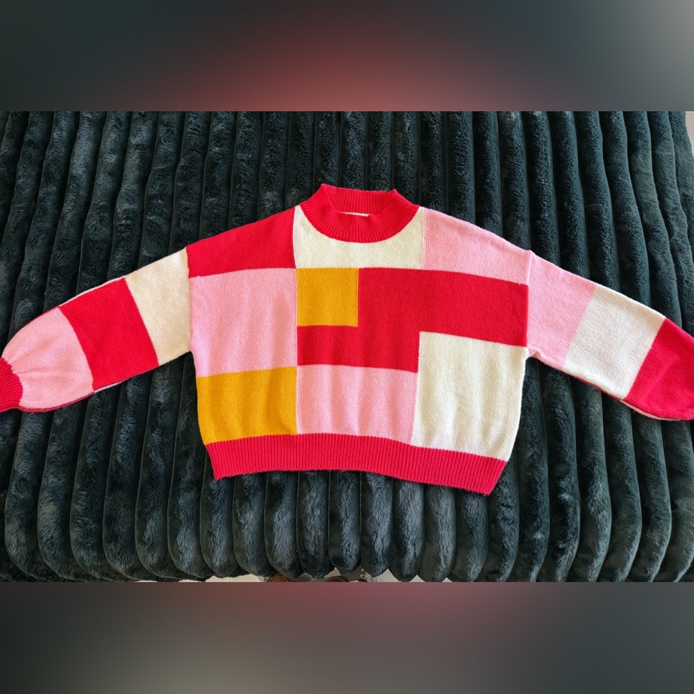 Cropped Color Block Mod Sweater - Picture 5 of 7